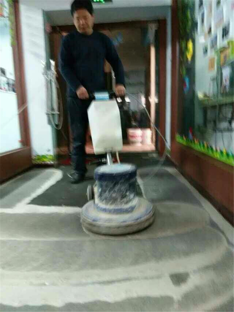清洗地毯.jpg